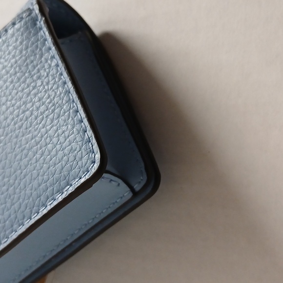 Michael Kors Sky Blue Leather Glap Wallet NWT - Picture 4 of 9